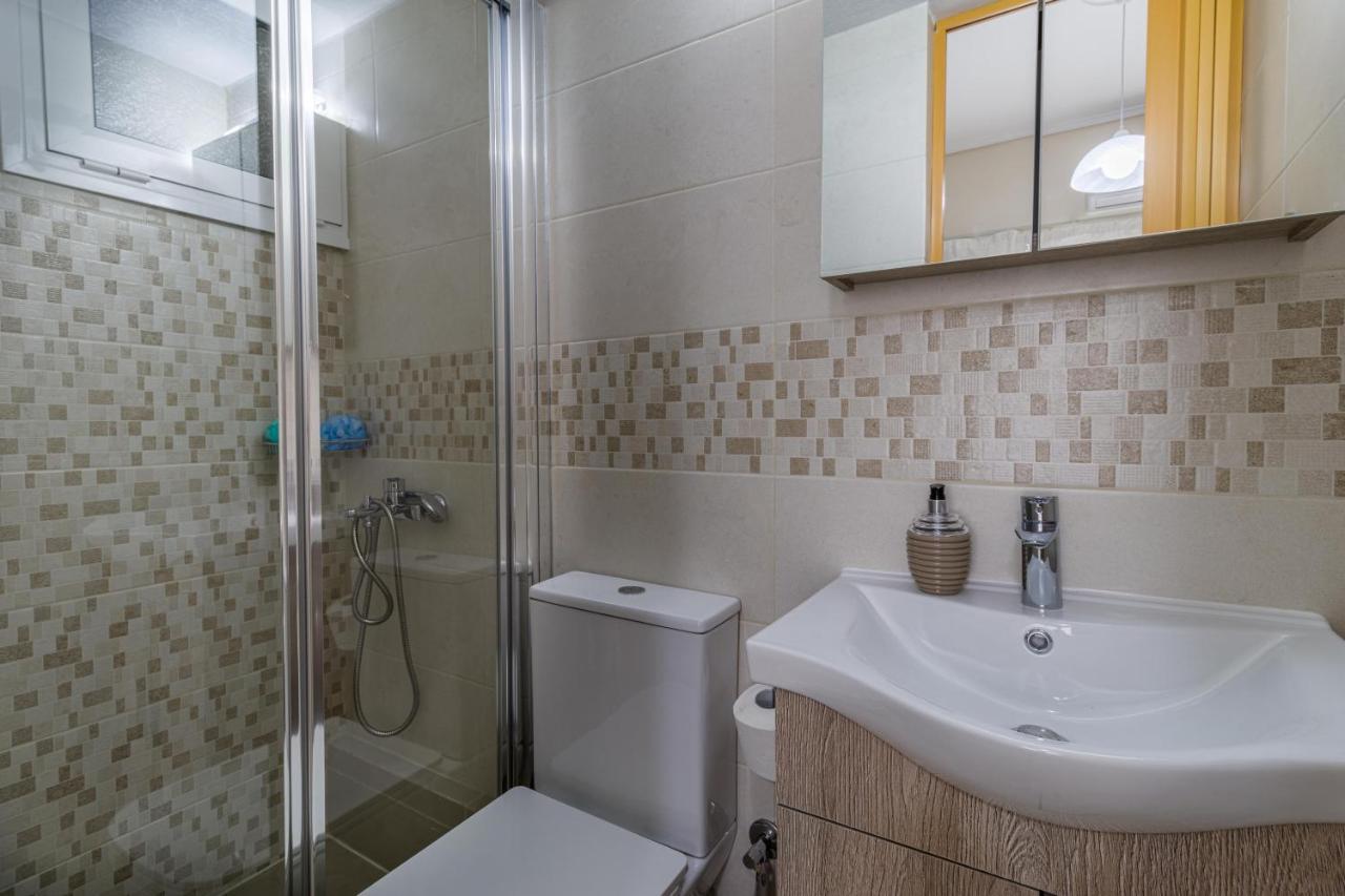 Apartament Couples Retreat, Fully Equipped Studio/ Loutraki Beach Zewnętrze zdjęcie