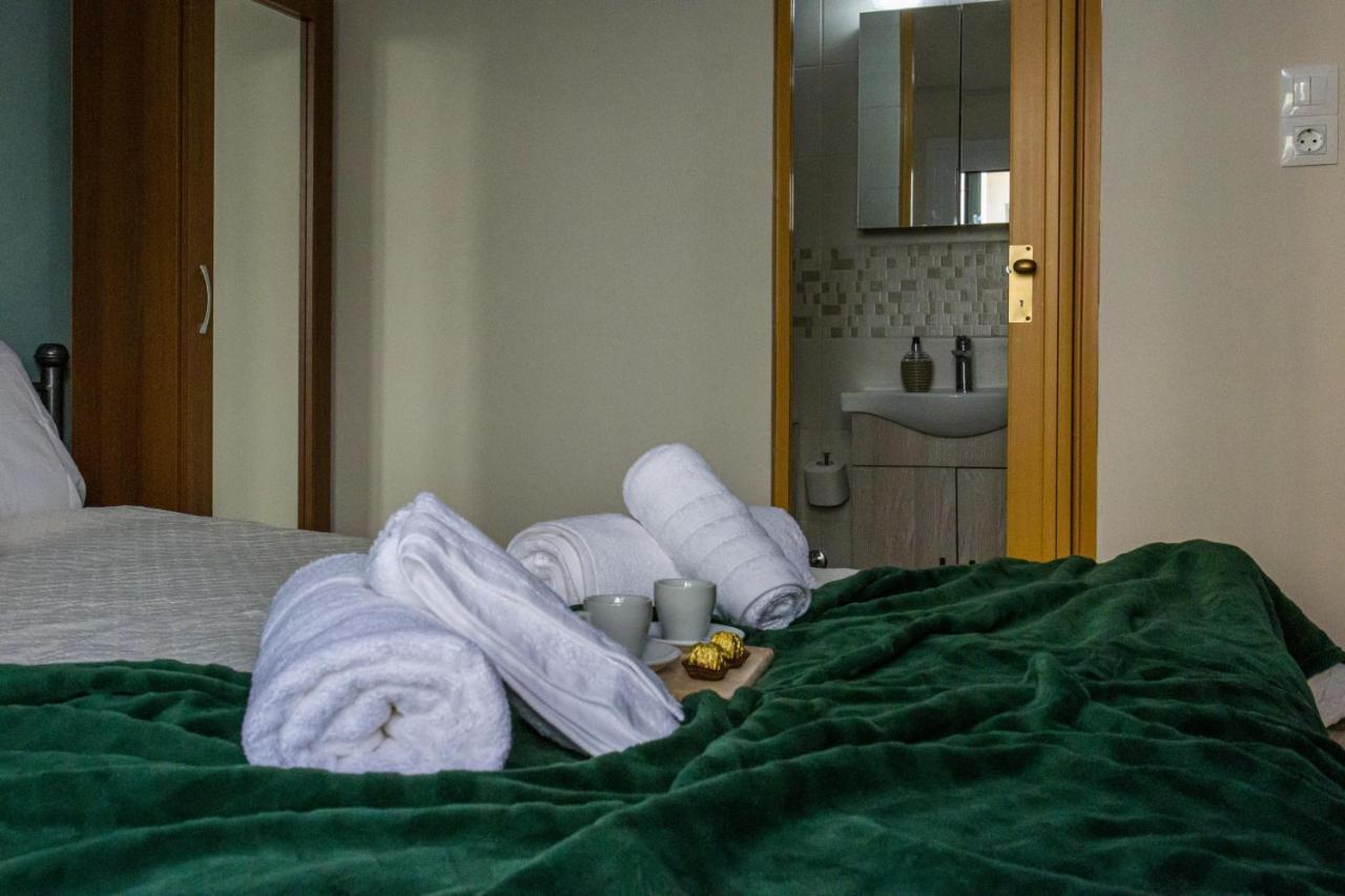 Apartament Couples Retreat, Fully Equipped Studio/ Loutraki Beach Zewnętrze zdjęcie